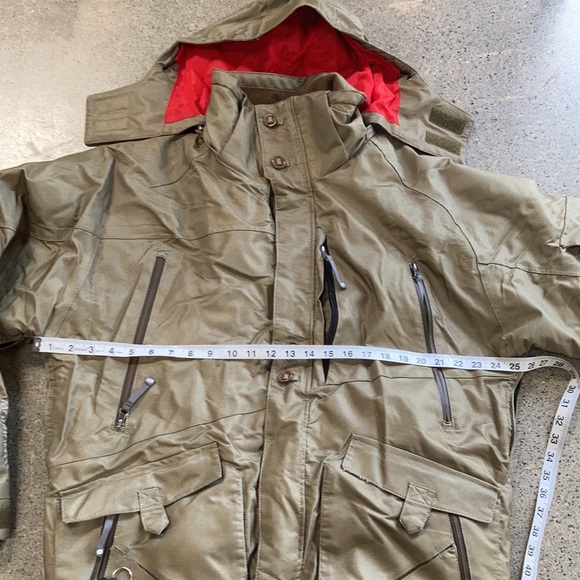 Snowboarding jacket - Picture 10 of 13